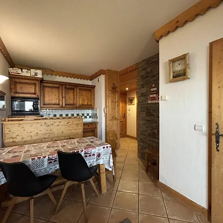 Moderne A Plagne Aime 2000 Avec Piscine Et Parking Couvert - Fr-1-351-267 Apartment La Plagne